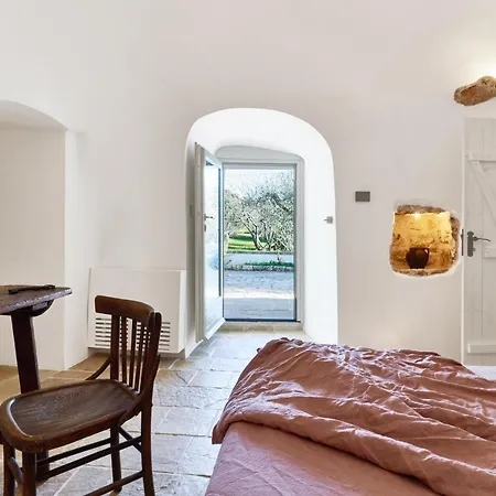Trulli Orazio Kır Evi